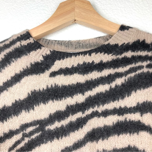 Magaschoni Animal Print 100% Cashmere Crewneck Sweater XS Tan Black Zebra - Picture 8 of 16